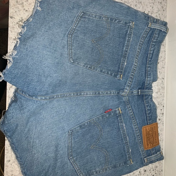 rib cage shorts levis